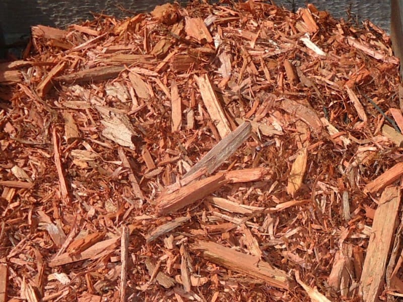 Red Cedar mulch for garden landscaping